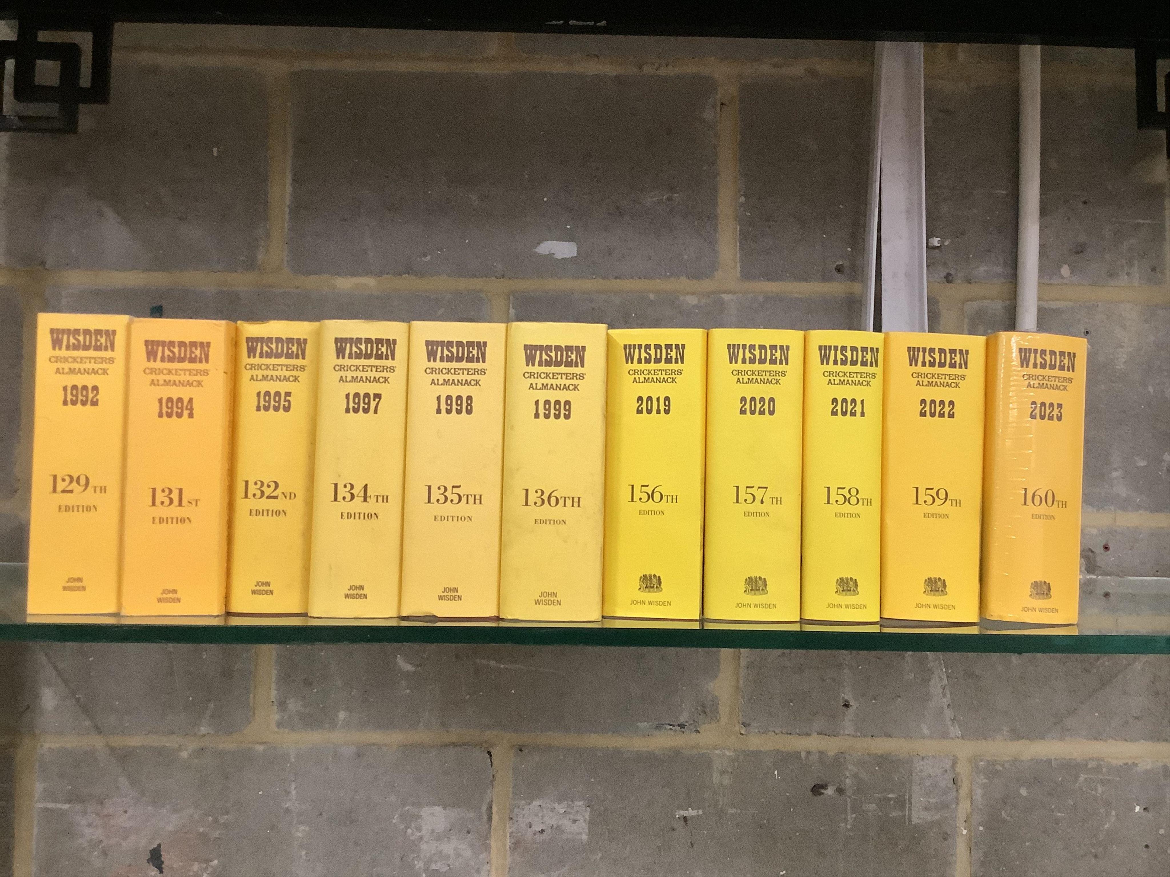 Wisden Cricketers Almanack, 1992 - 2023, lacking 1994 and1996, with 2007 duplicated (31). Condition - fair to good